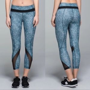 Lululemon Inspire Tight II Full-On Luxtreme Pebble Capri Crop Leggings